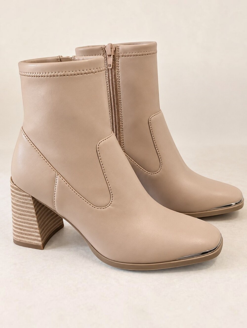 DV by Dolce Vita Jordy Sock Boots DV - Picture 2 of 2